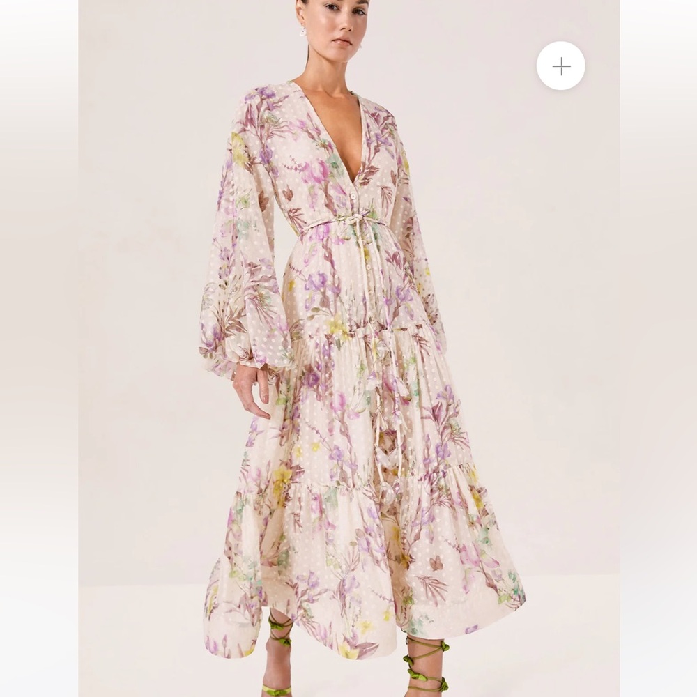 Nicole Floral Emroidered Maxi Dress in size Small